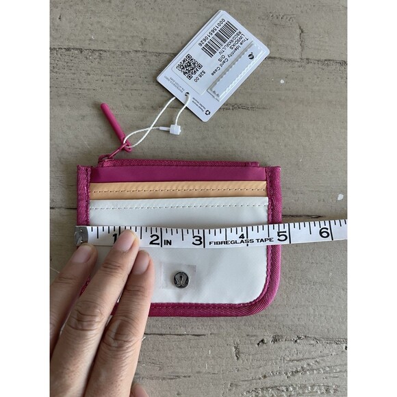 NWT Lululemon True Identity Card Case Pink MSRP $28 - Picture 5 of 6